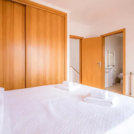 D01 - Beach & Riverside Townhouse Aljezur